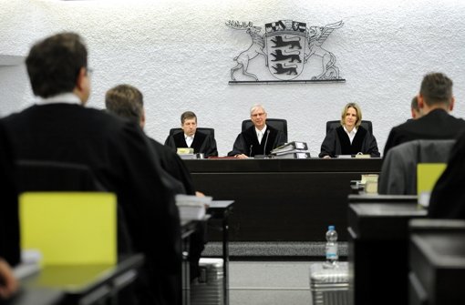 Am Landgericht Stuttgart haben am Freitag im zweiten Prozess gegen den Vater des Amokläufers von Winnenden und Wendlingen die  Anwälte der Nebenklage mit ihren Plädoyers begonnen. Foto: dpa