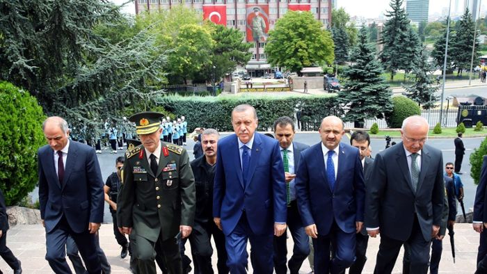 Erdogan: „Westen hat sich auf Seite der Putschisten gestellt“