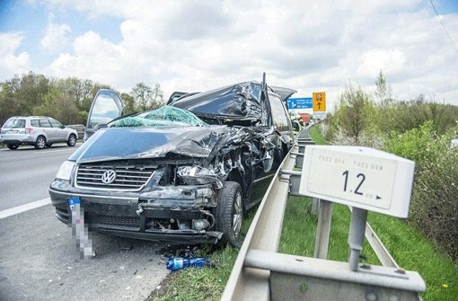 Auf der Autobahn A8 bei Kirchheim/Teck kam es am Donnerstag zu einem Auffahrunfall. Foto: SDMG Süddeutsche Mediengesellschaft