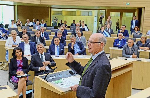 Launiges und Nachdenkliches über Demokratie: Bundestagspräsident Norbert Lammert im Landtag Foto: Landtag
