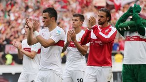 Applaus für die Fans: VfB-Profis Werner, Kostic, Kliment und Harnik (von links) Foto: Pressefoto Baumann