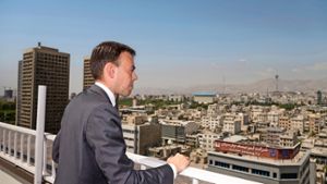 Mega-Stadt Teheran: Der baden-württembergische Wirtschaftsminister Nils Schmid ist zu Besuch Foto: Wirtschaftministerium