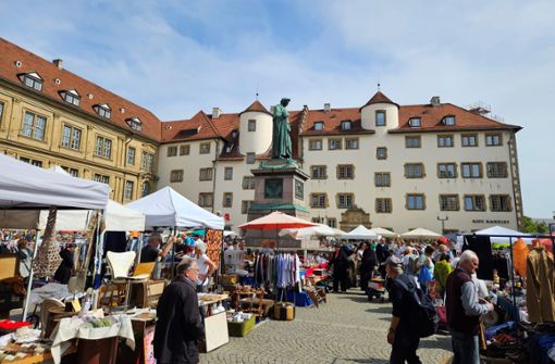 Schon vor dem offiziellen Start um 11 Uhr kamen viele Besucher auf den Frühjahrsflohmarkt. Foto: Fotoagentur Stuttgart/Rosar