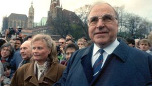 Helmut Kohl mit seiner Frau Hannelore im Jahr 1991 in Erfurt. Foto: Zentralbild