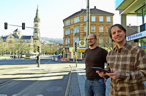 Martin Wiltschek (l.) und Stefan Pförter koordinieren das Storycaching. Foto: Armbruster