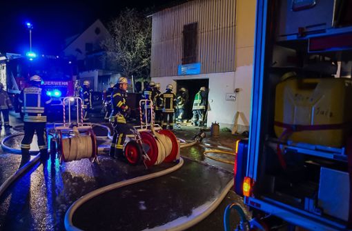 Die Feuerwehr war mit 42 Einsatzkräften vor Ort. Foto: KS-Images.de/Karsten Schmalz