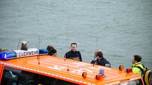 Ein Mädchen ist am Samstag im Kölner Rhein ertrunken. Der Retter wurde von der Strömung mitgerissen. Von ihm fehlt bislang jede Spur. Foto: dpa