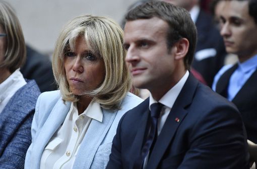 Mitten in den Sommerferien sorgt eine Online-Petition, die gegen einen offiziellen Status für Première Dame Brigitte Macron zu Felde zieht, für Schlagzeilen. Foto: AP