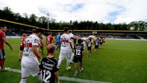 Im August lief der VfB Stuttgart II in der Mechatronik Arena gegen Großaspach ein. Jett ist die Arena des Drittligisten zum ersten Mal ausverkauft. (Archivfoto) Foto: Getty Images