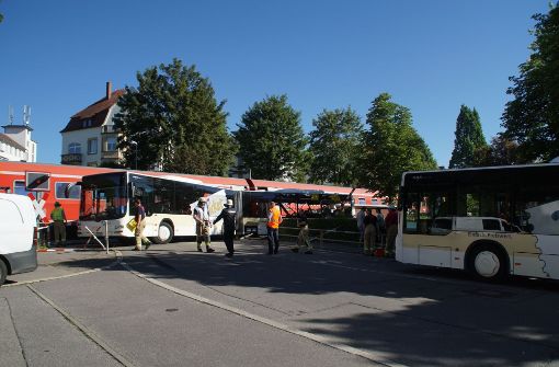 Am Montagmorgen ist in Tuttlingen ein Bus mit einem Zug auf einem Bahnübergang zusammengeprallt. Foto: SDMG