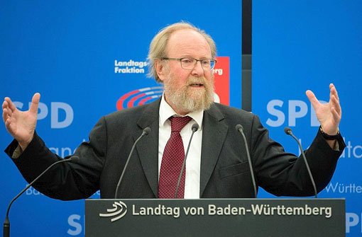 Wolfgang Thierse (SPD) spricht am Samstag im Landtag in Stuttgart. Die Rede auf der SPD-eigenen Veranstaltung fand anlässlich des Mauerfalls vor 25 Jahren statt. Foto: dpa