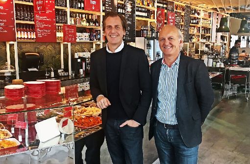 Der Münchner Oh Julia-Chef  Marc Uebelherr (links) mit  seinem Stuttgarter Betriebsleiter Rolf Schinder. Foto: Lm