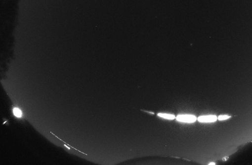 Sechs Videobilder der Sternwarte Welzheim zeigen aneinander gehängt den Flugverlauf des Meteoriten. Foto: Sternwarte Welzheim