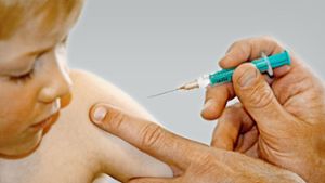 Stuttgart rät zum Impfen und startet eine Kampagne seinen Impfstatus zu prüfen. Gleichzeitig steigt bei vielen Eltern die Impfskepsis. Foto: dpa