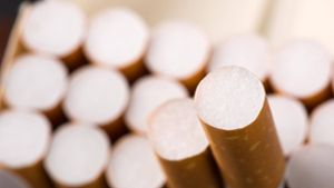 Wegen Zigaretten: Dieb schlägt Verkäuferin in den Bauch