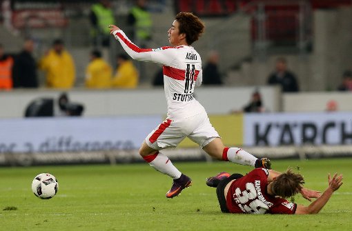 Der VfB (im Bild Takuma Asano) ist auch über Nürnberg nicht gestolpert Foto: Baumann