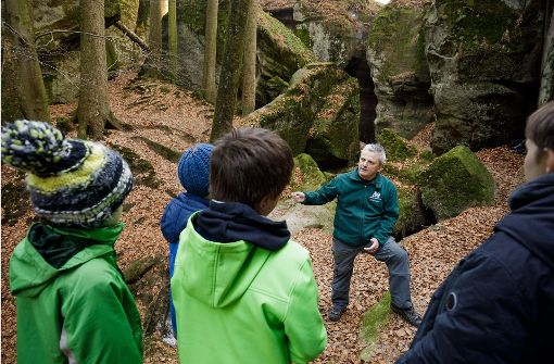 Walter Hieber ist Vorsitzender des Naturparkführer-Vereins und mittlerweile ein Vollzeit-Naturparkführer. Foto: Jan Potente