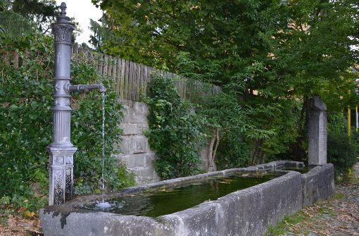 Der Pfarrhaus-Brunnen von 1723 ist der älteste erhaltene Brunnen auf den Fildern. Foto: Fatma Tetik