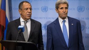 US-Außenminister John Kerry (rechts) mit dem russischen Außenminister Sergej Lawrow Foto:  