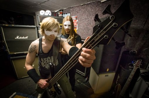 Die Bandmitglieder sind maskiert: „Wir wollen, dass die Musik im Vordergrund steht Foto: Lichtgut/Achim Zweygarth