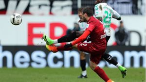 Der VfB Stuttgart hat mit 0:1 bei der SpVgg Greuther Fürth verloren. Lesen Sie in unserer Bildergalerie die Einzelkritik der VfB-Profis. Foto: dpa