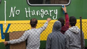 „No Hungary“ – „kein Ungarn“ schreiben Flüchtlinge in Bicske mit Rasierschaum auf einen Zug. Foto: Getty Images Europe