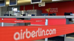 Nichts geht mehr bei Air Berlin – wie hier am Serviceschalter auf dem Flughafen Tegel in Berlin. Foto: dpa