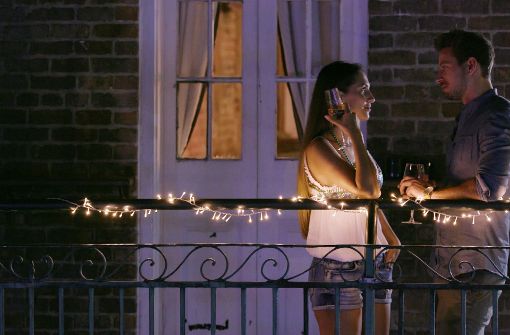 Clea-Lacy überlegt auszusteigen und konfrontiert Bachelor Sebastian auf dem Balkon in New Orleans. Alle Infos zu „Der Bachelor“ im Special bei RTL.de Foto: RTL