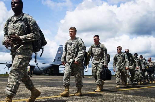 Soldaten der 101. US-Luftlandedivision auf dem Flughafen der liberianischen Hauptstadt Monrovia. Foto: AFP