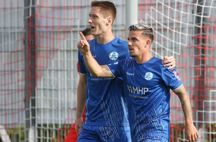 Stuttgarter Kickers bei der SG Barockstadt Fulda-Lehnerz: Die Blauen stürmen mit reifer Leistung an die Spitze