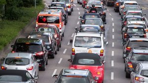 Auch auf den Straßen in Baden-Württemberg wird das Verkehrsaufkommen in den nächsten Tagen deutlich zunehmen.  Foto: dpa