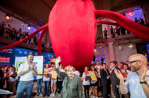 Bundeskanzlerin Angela Merkel (CDU) eröffnet das begehbare Wahlprogramm ihrer Partei in Berlin. Foto: dpa