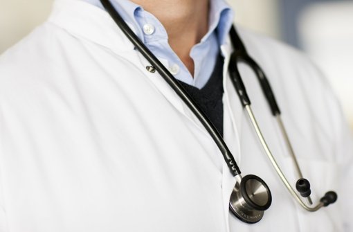 Wie viel Medikamente dürfen Ärzte im Notfalldienst rausrücken? Foto: dpa