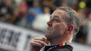 Alfred Gislason bleibt der Trainer der deutschen Handballer. Foto: Federico Gambarini/dpa