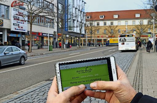 Kinoprogramm, Ladenöffnungszeiten, Parkplatzsuche: die geplante App soll zum ständigen Begleiter für Besucher der Ludwigsburger Innenstadt werden. Foto: factum/Granville