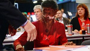 Getroffen: Linken-Fraktionschefin Sahra Wagenknecht wurde Opfer einer Tortenattacke Foto: dpa