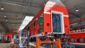 Bombardier hat Lieferprobleme. Produktion von Doppelstockwagen im Werk Bautzen. Foto: dpa