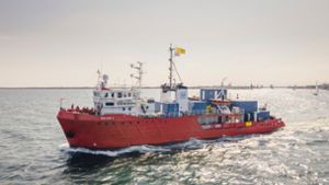 Die italienischen Behörden haben entschieden, dass das Rettungsschiff Sea-Eye 4 die kommenden 60 Tage nicht mehr auslaufen darf. Foto: Maik Luedemann/Sea-Eye/AP/dpa