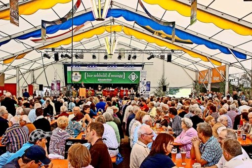 Mit Festzelt, Politikerreden, Blasmusik, Bier und Göckele wird vom 12. bis 15. September wieder die traditionelle Veranstaltung  in Feuerbach gefeiert. Foto: Bernd Zeyer