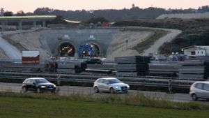 Auf der Schwäbischen Alb wirken sich die  Tunnelarbeiten für das Bahnprojekt Stuttgart-Ulm jetzt noch stärker auf den Autobahnverkehr aus – und nicht nur hier. Foto: StN