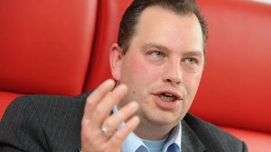 Der Vorsitzende der baden-württembergischen Piratenpartei, Lars Pallasch, ist am Mittwoch von seinem Amt zurückgetreten. Auch die Partei hat der 36-Jährige verlassen. (Archivfoto vom 12.04.2012)  Foto: dpa