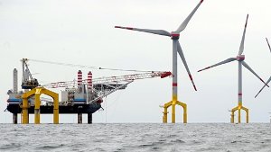Windräder in der Nordsee. Sie produzieren derzeit sehr teuren Strom Foto: dpa