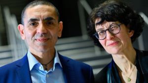 Ugur Sahin und seine Frau Özlem Türeci sind die Gründer der Firma Biontech in Mainz, die gemeinsam mit dem Unternehmen Pfizer einen Impfstoff gegen das Coronavirus entwickelt hat. (Archivbild) Foto: dpa/Federico Gambarini