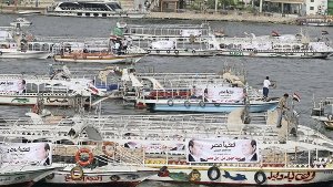 Der omnipräsente Präsidentschaftskandidat: Selbst die Schiffe auf dem Nil sind vollgehängt mit den Wahlkampfplakatenvon Abdel Fattah al-Sisi Foto: dpa