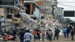 Verwüstungen nach dem April-Erdbeben in Ecuador. Naturkatastrophen kosten Rückversicherer wie Munich Re regelmäßig viel Geld. Foto: dpa