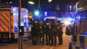Einheiten der Polizei sind in der Nähe der Manchester-Arena im Einsatz. Foto: PA