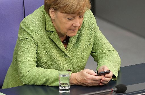 Die SMS: eben noch revolutionär, jetzt schon wieder ein alter Hut. Und doch gibt es bis heute Fans der Kurzmitteilung wie Bundeskanzlerin Angela Merkel. Foto: dpa