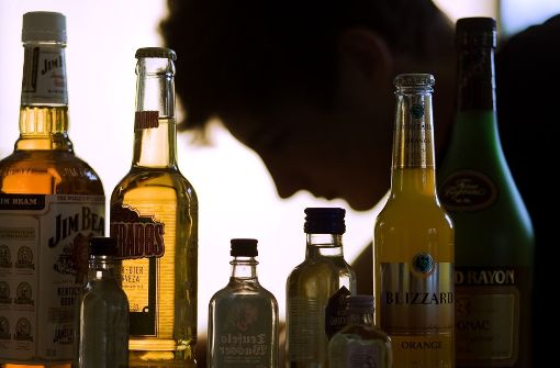 Die Zahl der Behandlungen von Teenagern mit Alkoholproblemen im Südwesten steigt. (Symbolfoto) Foto: dpa-Zentralbild
