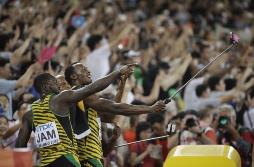 Jubel und Selfie nach dem Staffel-Gold 4x100 m: Usain Bolt Foto: AP