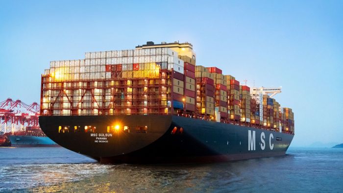 Größtes Containerschiff der Welt läuft Bremerhaven an